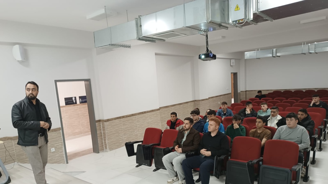 İLÇE MÜFTÜLÜĞÜ OKULUMUZDA 